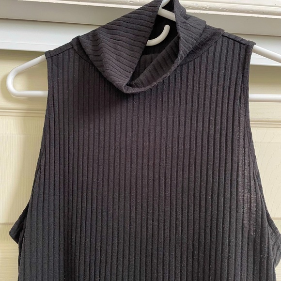 BP Mock Turtle Neck Sleeveless Top - L - Picture 2 of 3
